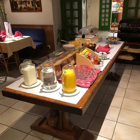 מלון Seminarhotel Linde 3*